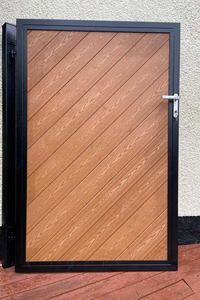 Composite Side Gate