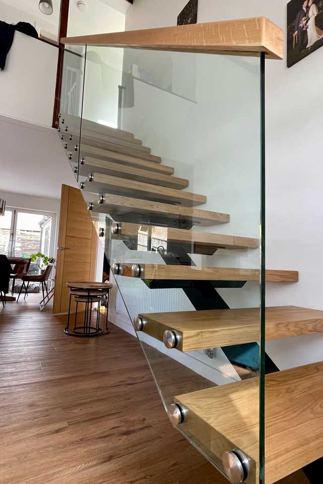 Modern Frameless Glass and Oak Staircase